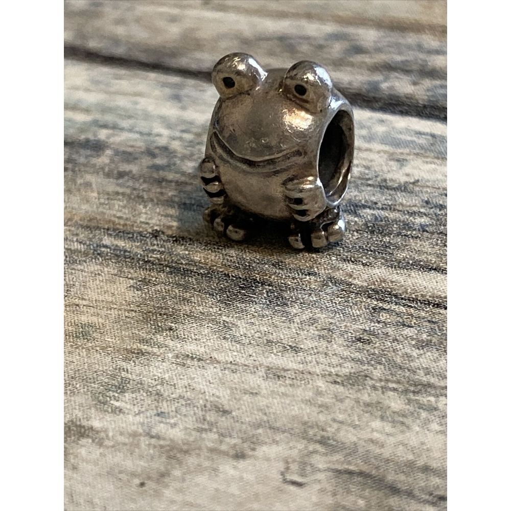 Authentic PANDORA Sterling Silver Frog Charm 925 ALE Retired - Picture 1 of 6